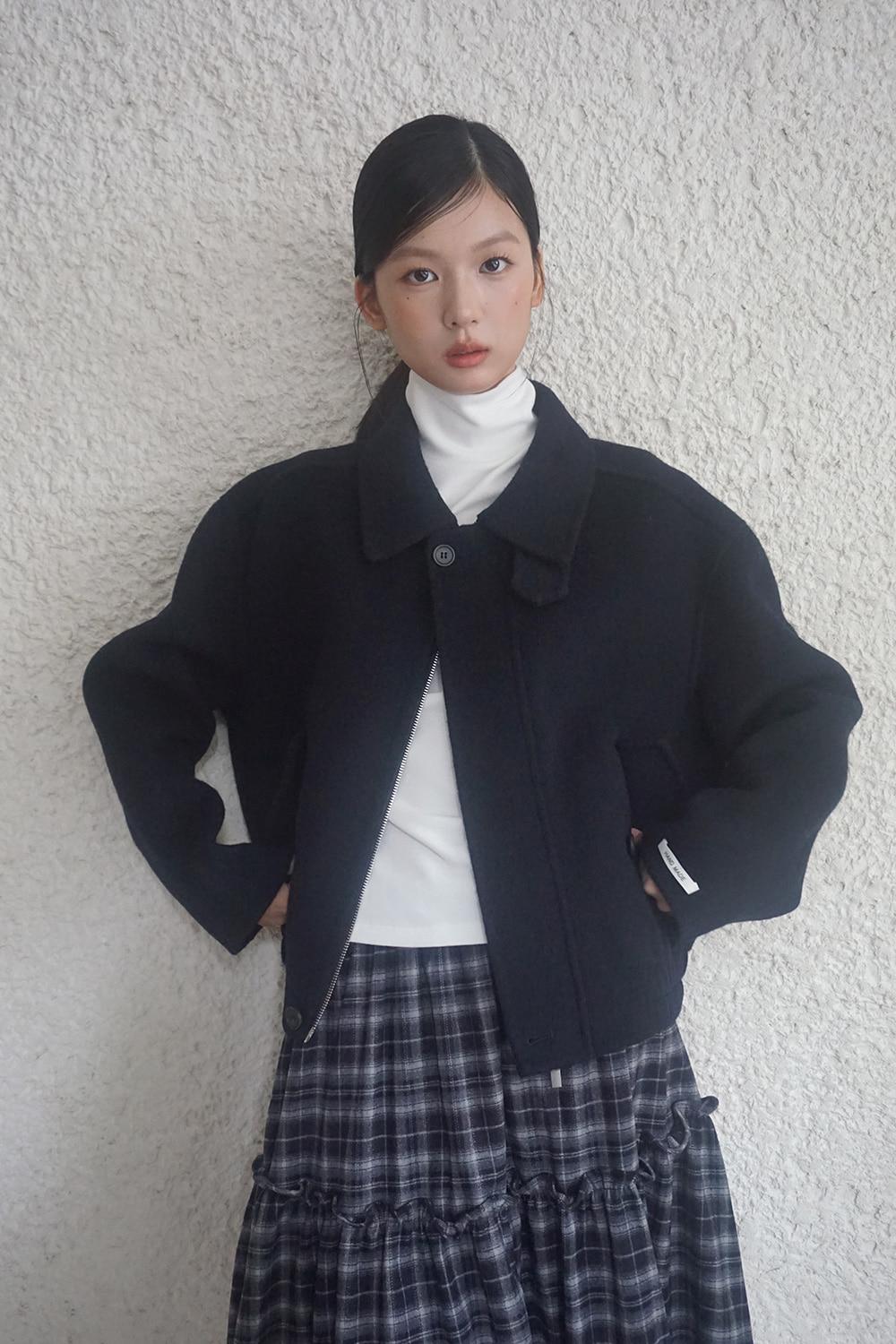 [10월27일 순차출고 예정] (woman) 비조 핸드메이드 하프 코트_Navy