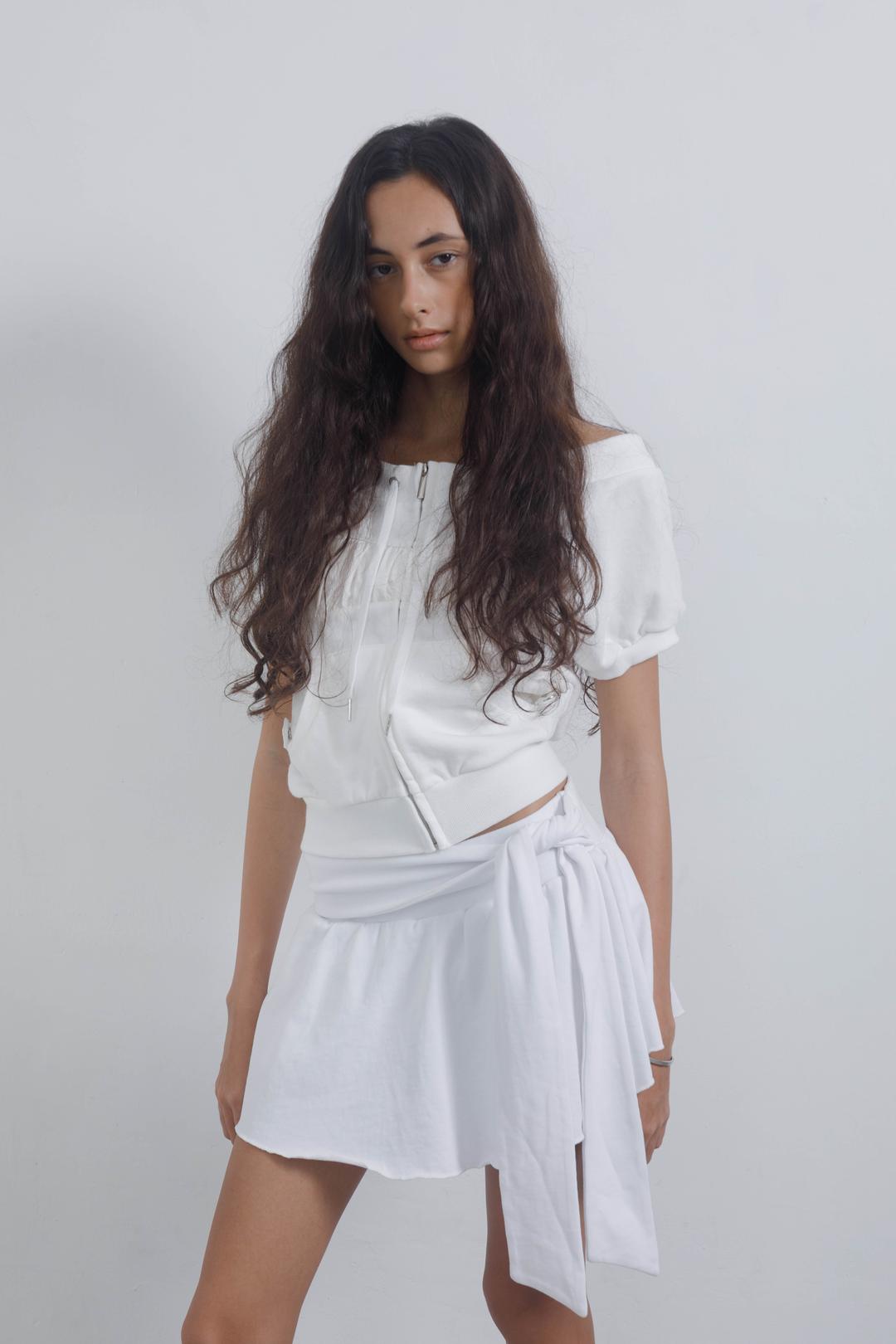 OFF SHOULDER SHIRRING HALF ZIP UP WHITE