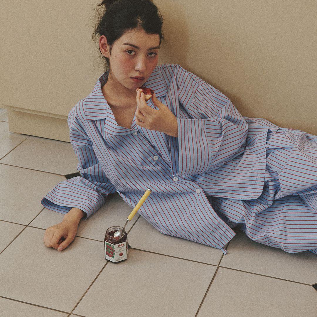 [29CM 단독] (uni)도미토리 빈 스트라이프 파자마 레드블루