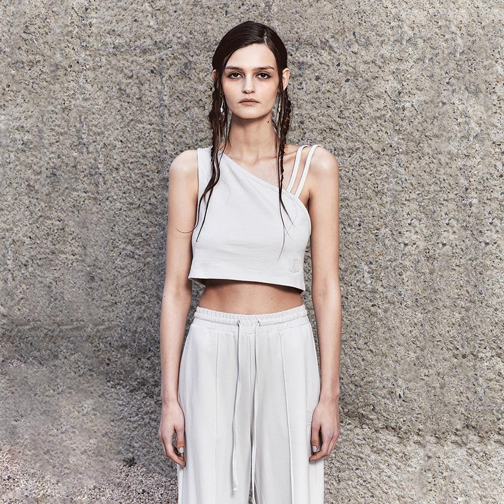 [우알롱] 시그니처 스트링 슬리브리스 셋업 탑 라이트 베이지