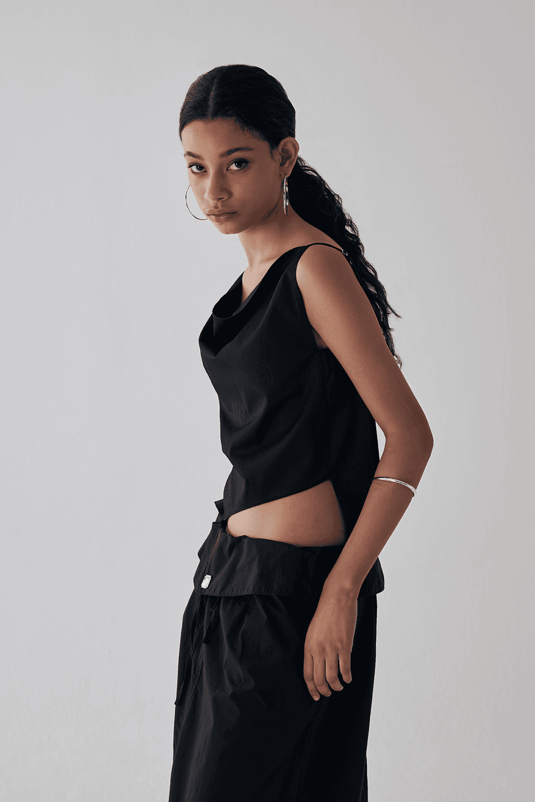 Cowl Sleeveless [ Black ]
