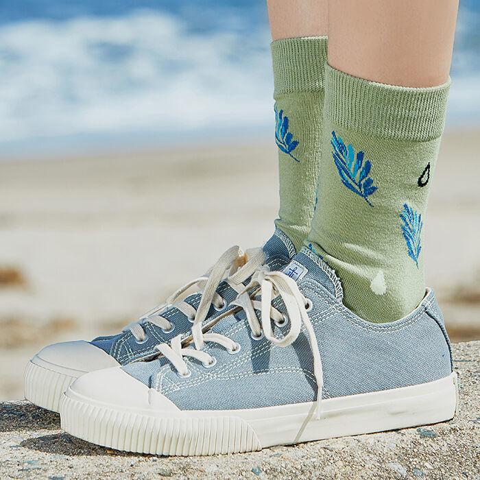 sea-green leaves