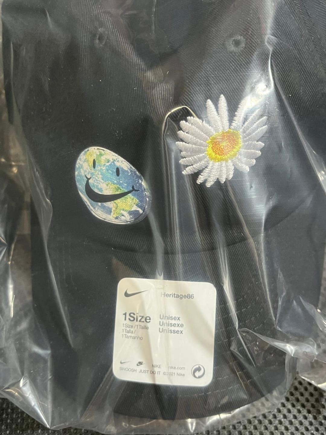나이키 헤리티지 볼캡 양도합니다