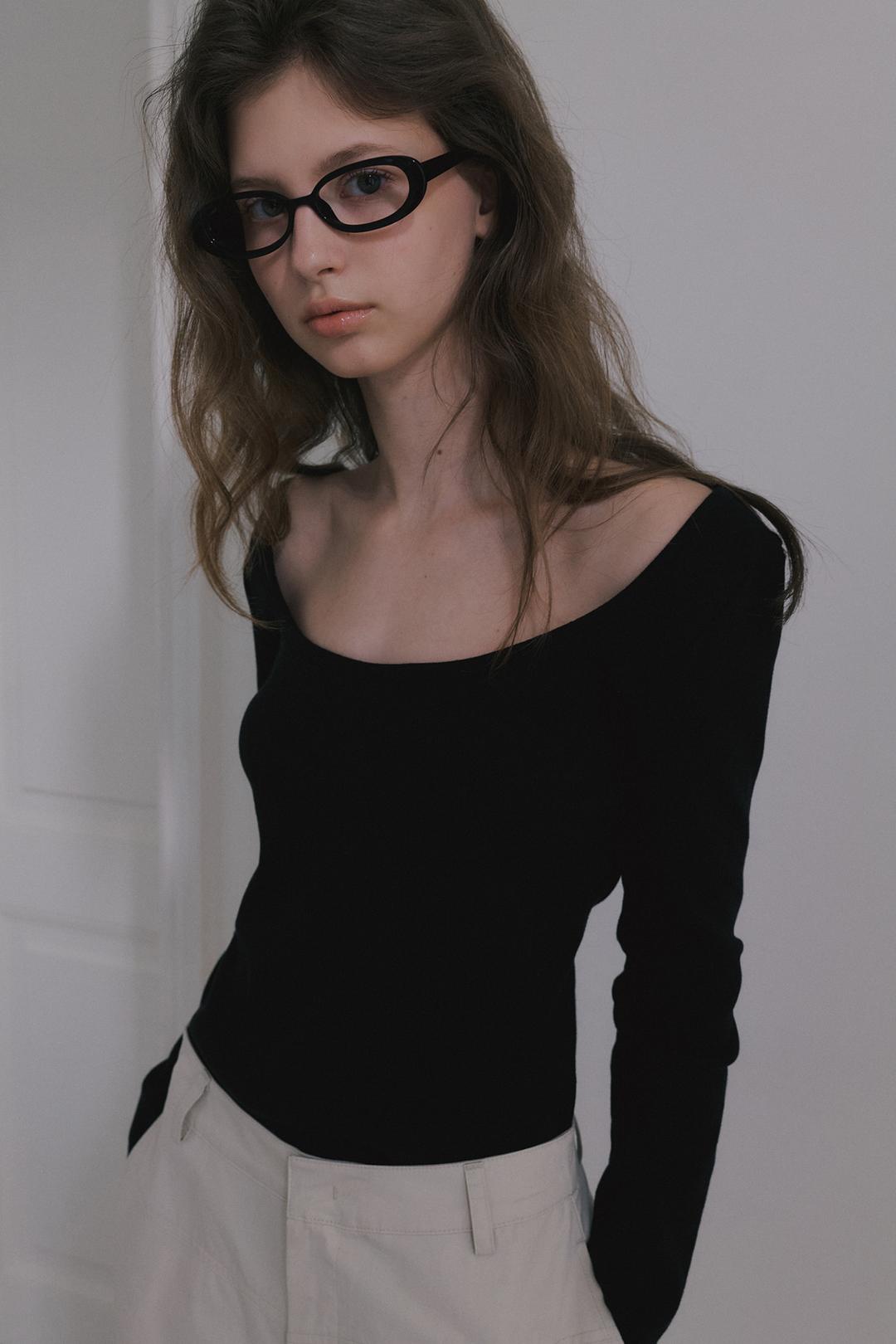 SCOOP NECK T-SHIRT_BLACK