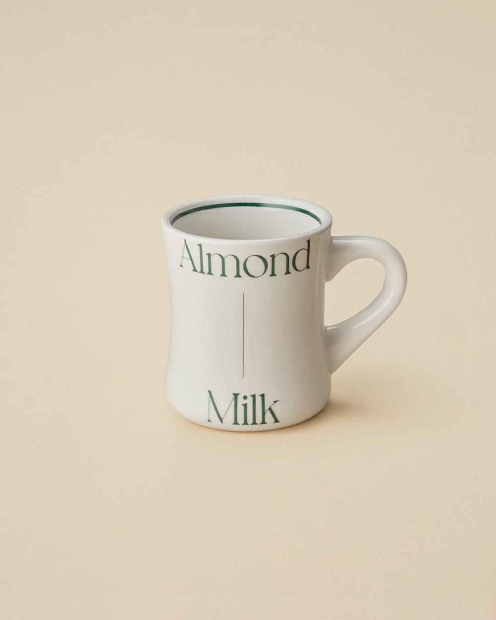 아몬드 밀크 머그