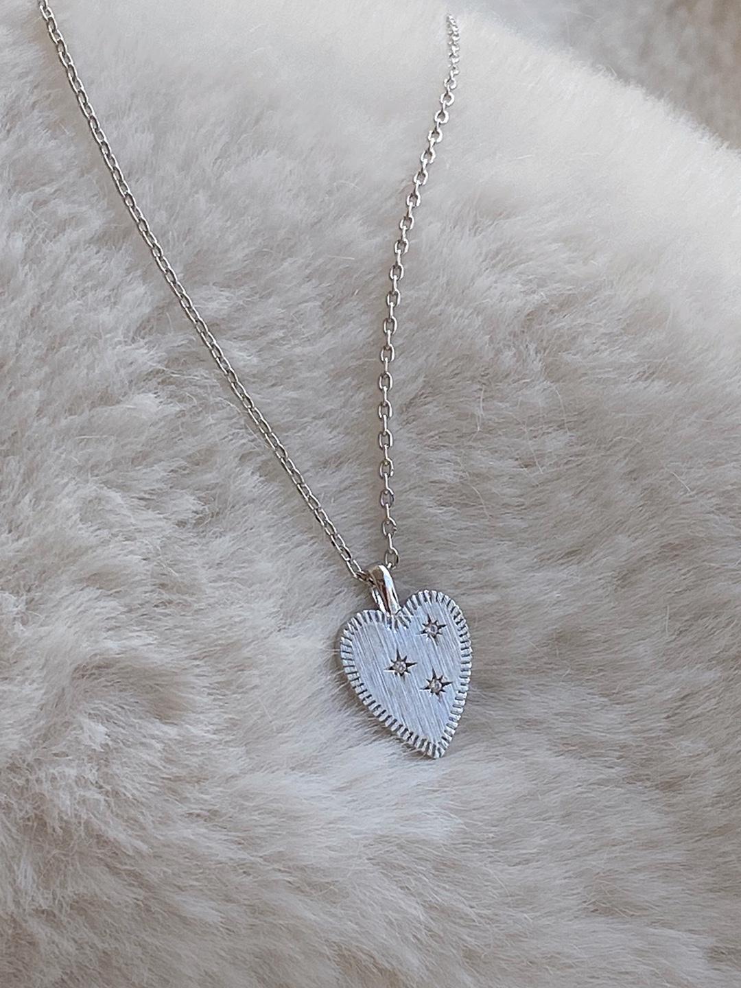 Heart flash necklace