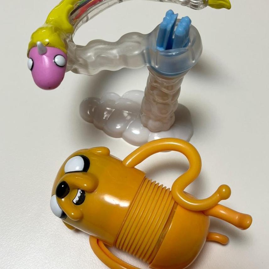 맥도날드 해피밀 핀과제이크 제이크와 무지개유니콘