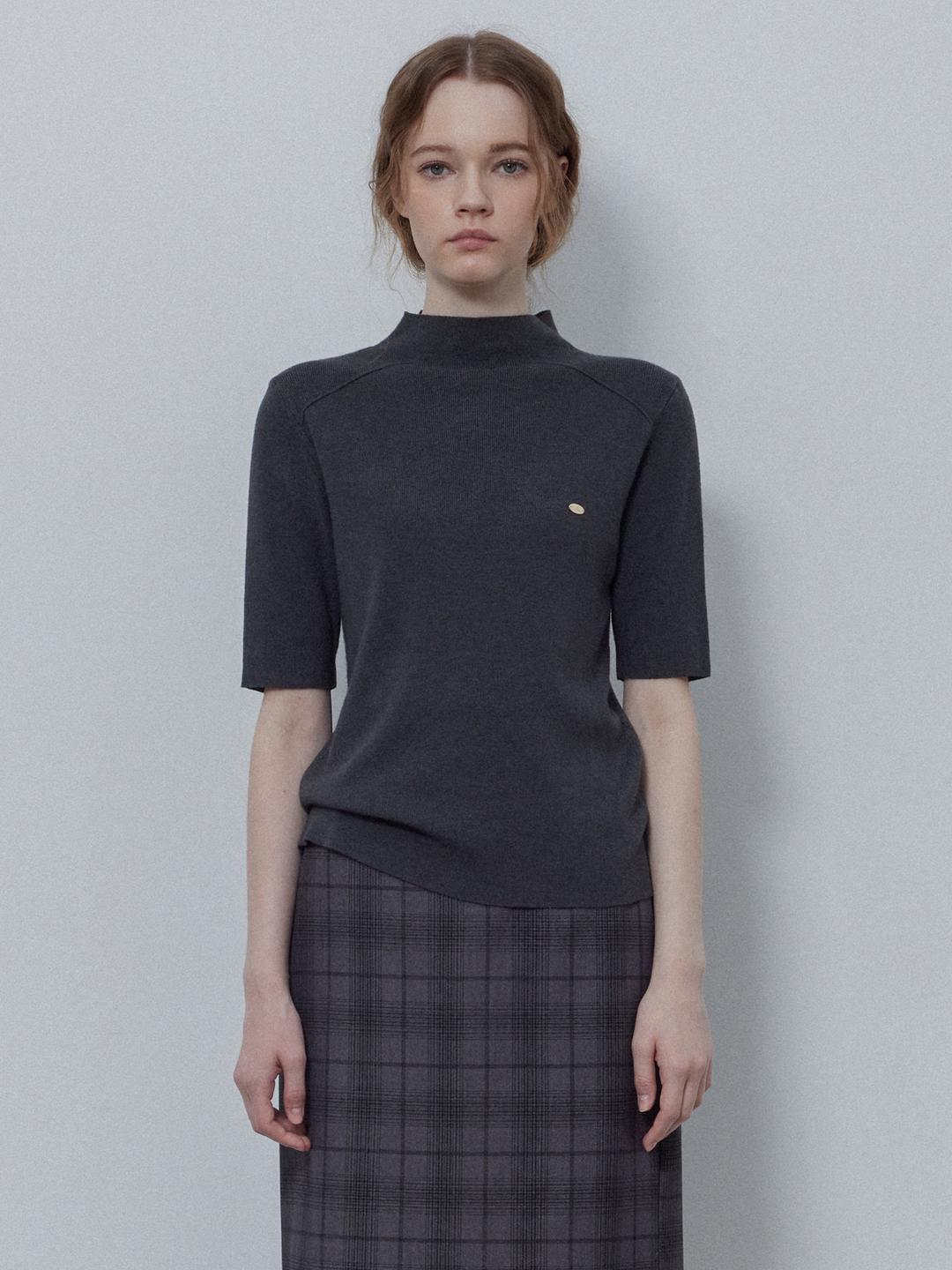 르 스튜디오 HALF-NECK SLIT SHORT-SLEEVED KNITWEAR_DARK GREY LS253PO026CDGY