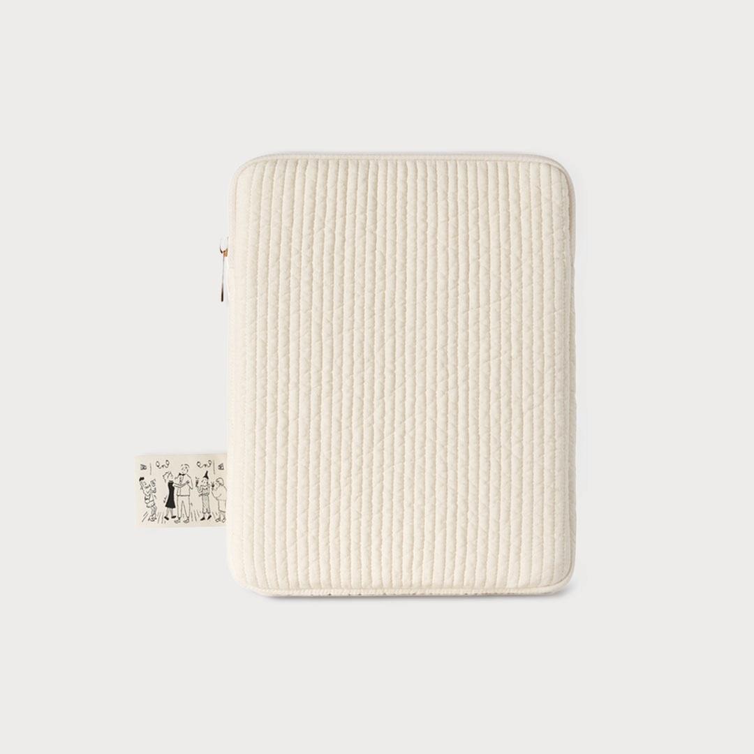QUILTED IPAD POUCH - VANILLA