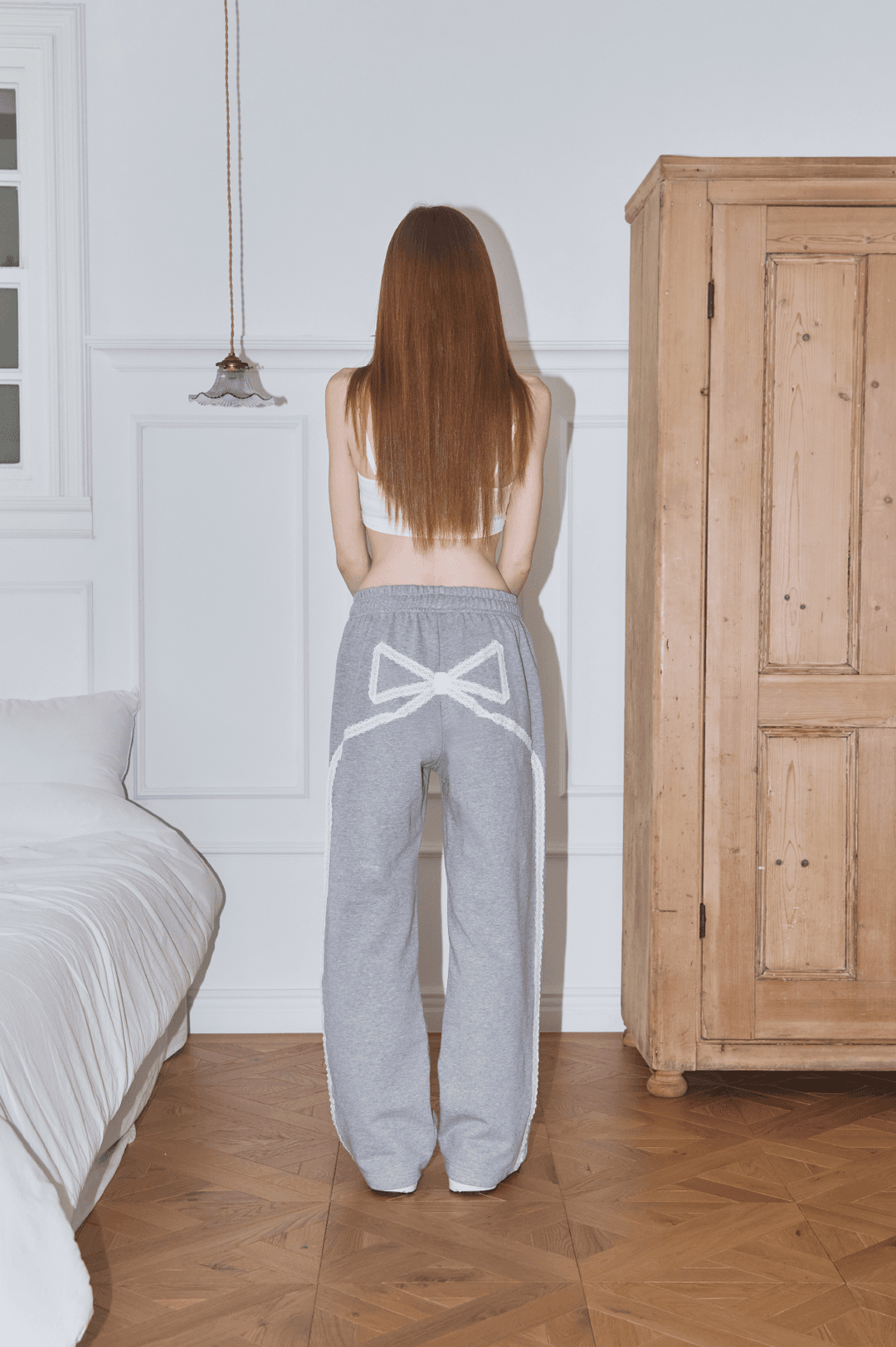 BIG RIBBON LACE SWEAT PANTS - GRAY