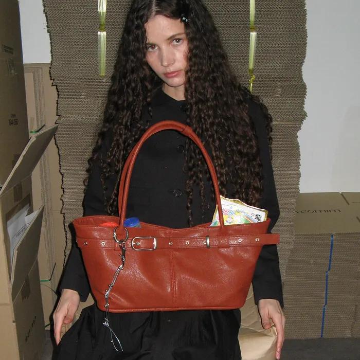 belted boat bag (brick)