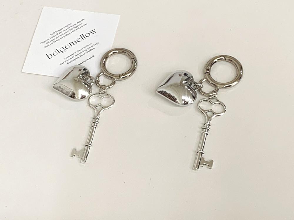 실버 하트 열쇠 디자인 키링