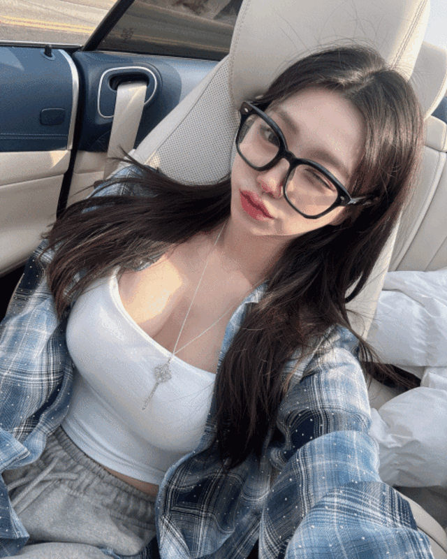 [볼륨up] 홀푸드 탄탄 패드 나시탑 (길이조절o) /2color