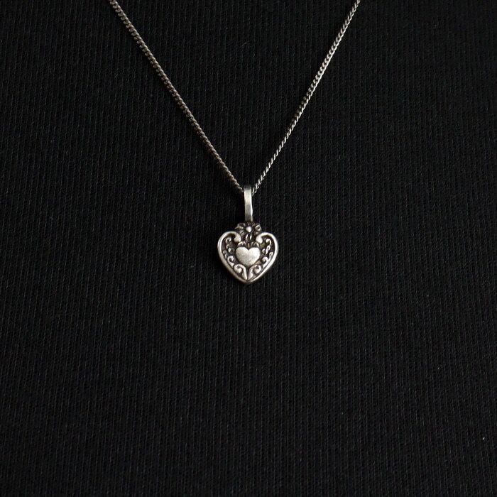 하트 참 메탈 목걸이