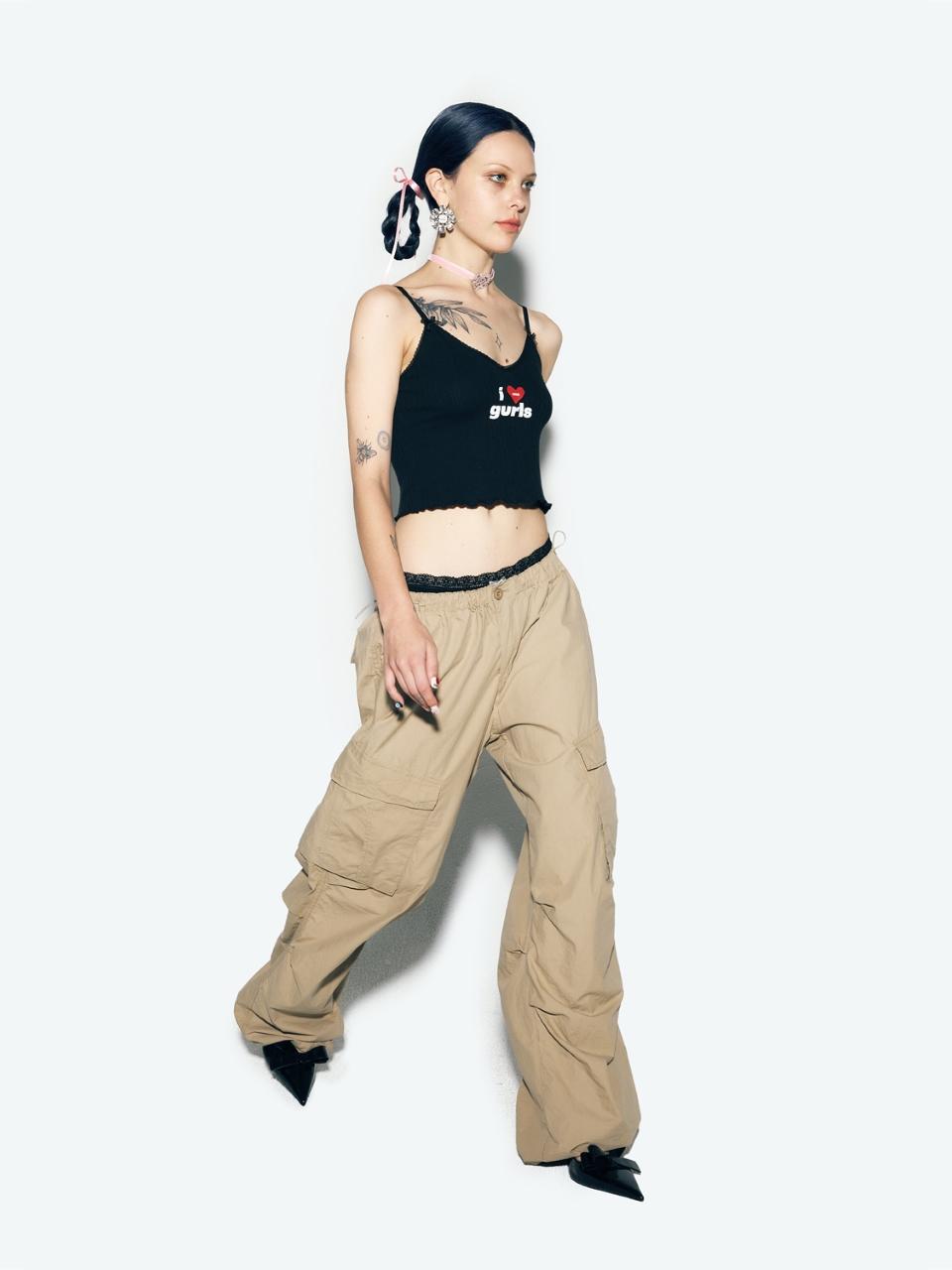 [3월 8일 발송] PARACHUTE CARGO PANTS BEIGE