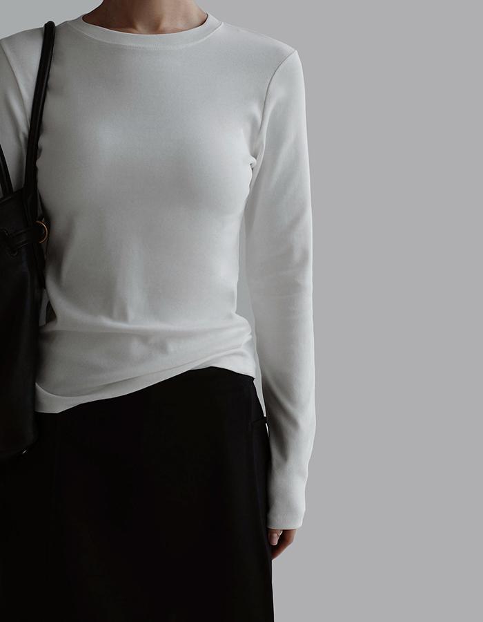 라룸 [라룸] [by LAROOM] 플레인긴팔티셔츠