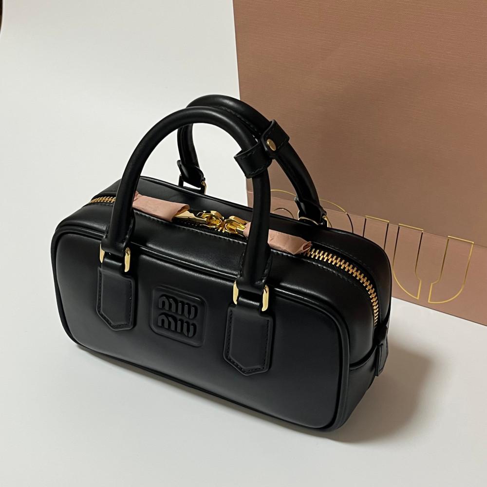 (매장AS가능)(내일도착) 미우미우 아르카디 가죽백 스몰 미디움 탑핸들