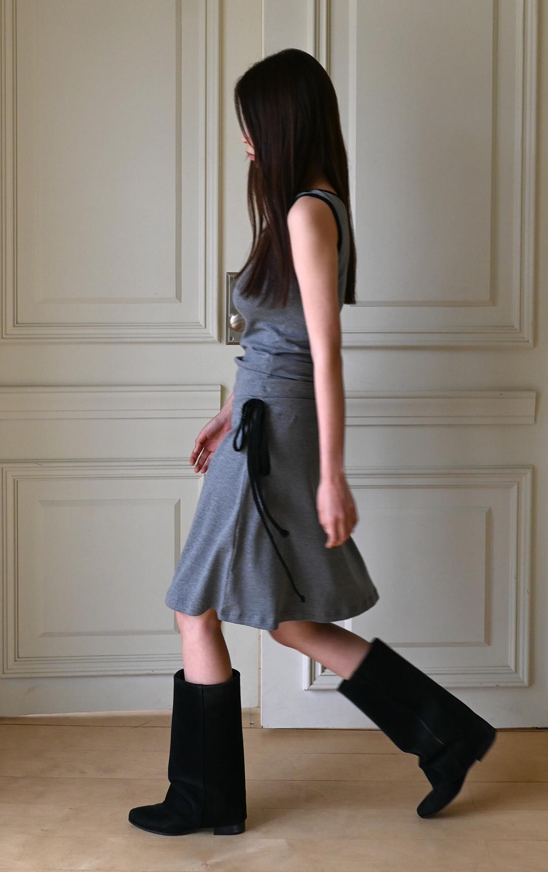Side ribbon skirt