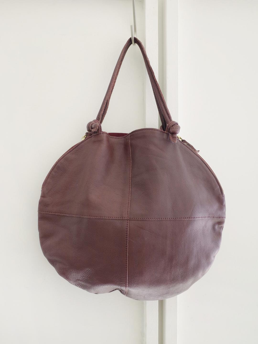 [POMTATA] Burgundy Soft Round Leather Bag