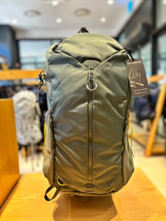 이런 상품 어때요? [그레고리]남성당일산행배낭 줄루 라이트 24리터 3종 폴라지 그린 AO544018, 호리즌 블루 AO571018, 볼카닉 블랙 AO529018