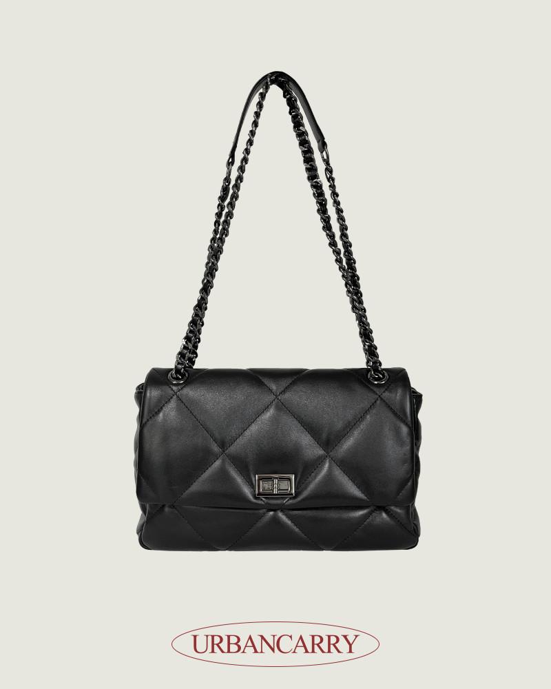 [-5%/무료배송] 소가죽 퀄팅 플랩백 블랙체인 크로스백