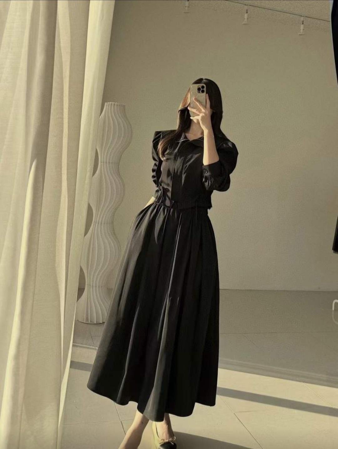 여성스러운 세가지 컬러의 투피스