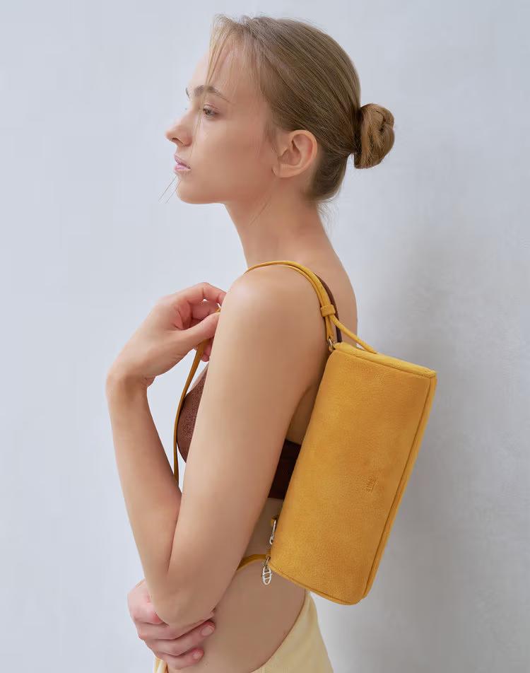 [MADELEINE] 머스타드 스웨이드 마들렌 숄더백 S