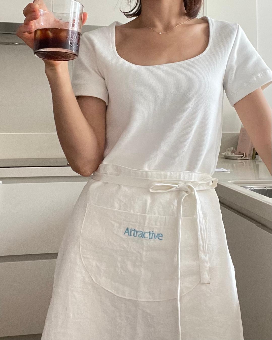 어트랙티브 화이트 린넨 스커트 에이프런