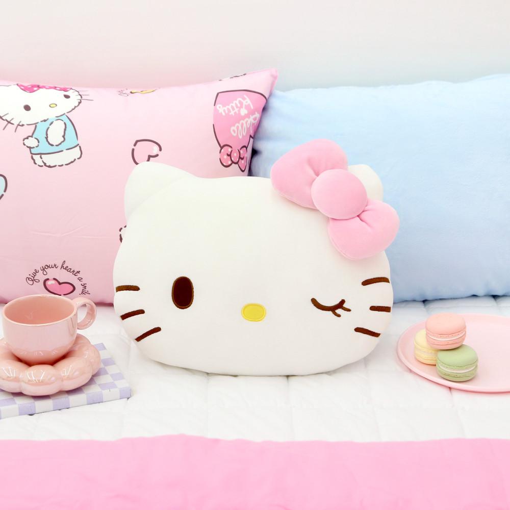 헬로키티 얼굴쿠션 윙크