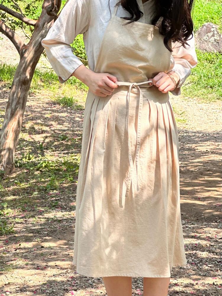 beige pleats skirts apron 베이지 플리츠 스커트 에이프런