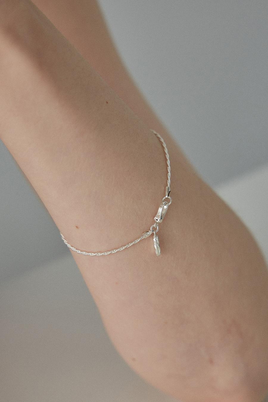 B.003/TWIST CHAIN BRACELET(SILVER)