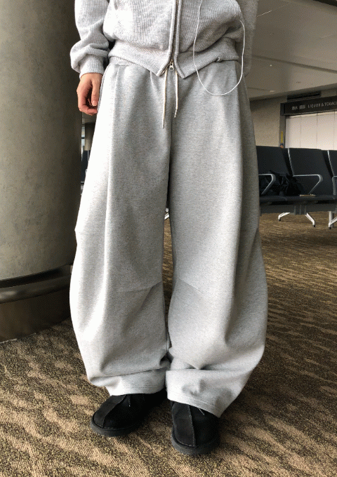 베리 커브드 와이드 스웻 팬츠