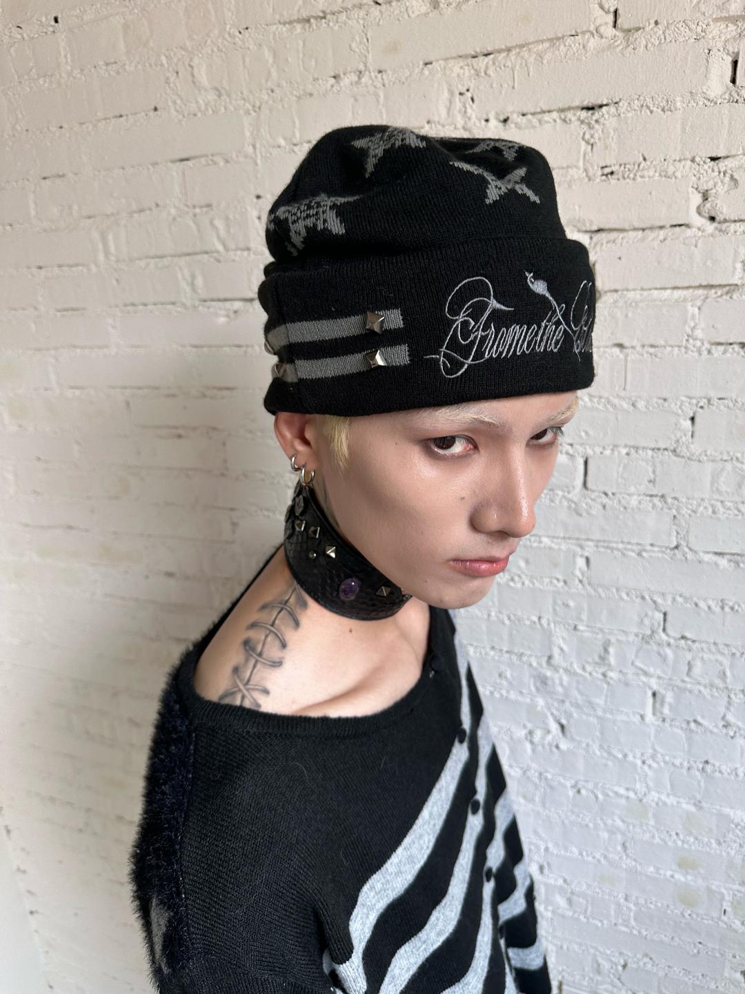 FromTheisland Rivet-embroidered striped beanie