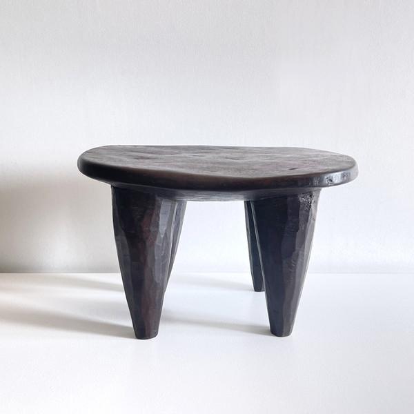 ANTIQUE AFRICAN STOOL 01