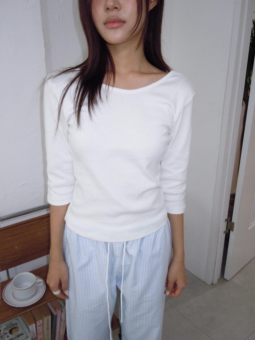 Back u neck t-shirt