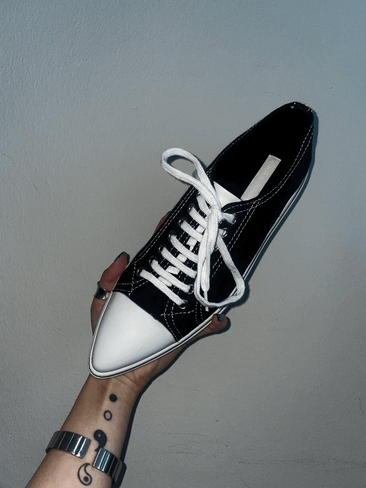 Stiletto sneakers