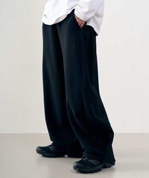 컴피 인버티드 플리츠 스웻 팬츠 [BLACK]