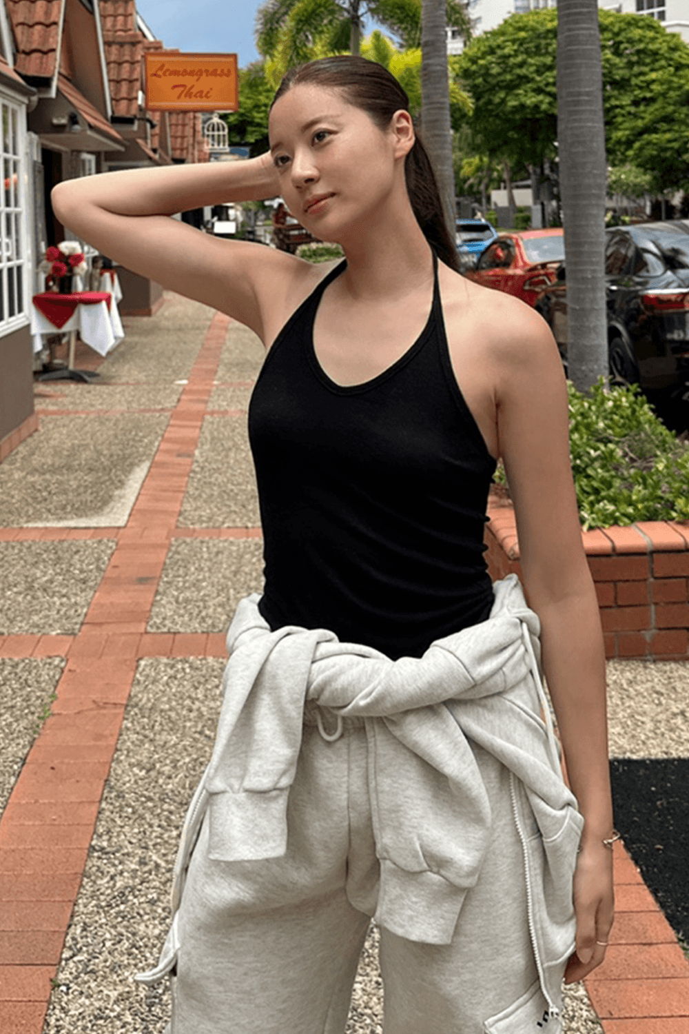 홀터넥 나시 블랙