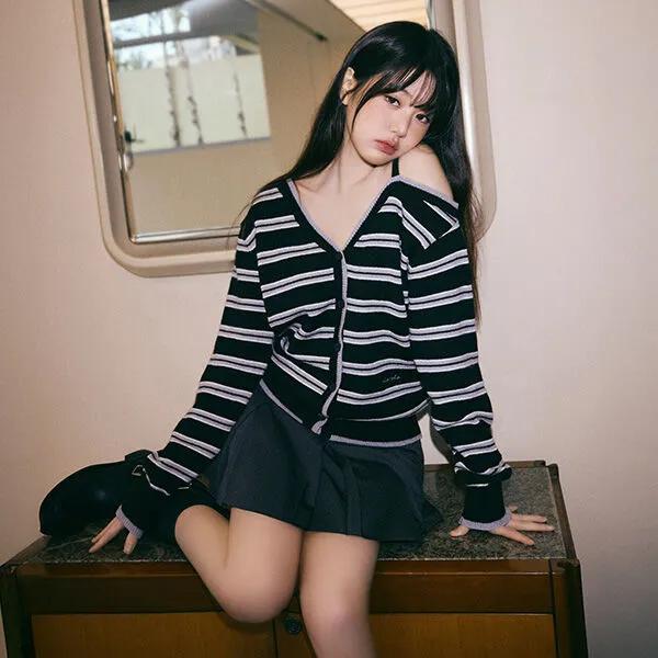 [장원영pick]ONE OFF SHOULDER STRIPE WOOL BLENDED CARDIGAN BLACK