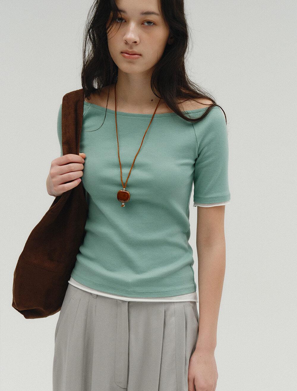OFF-SHOULDER RIBBED LAYERED T-SHIRT [LIGHT GREEN]