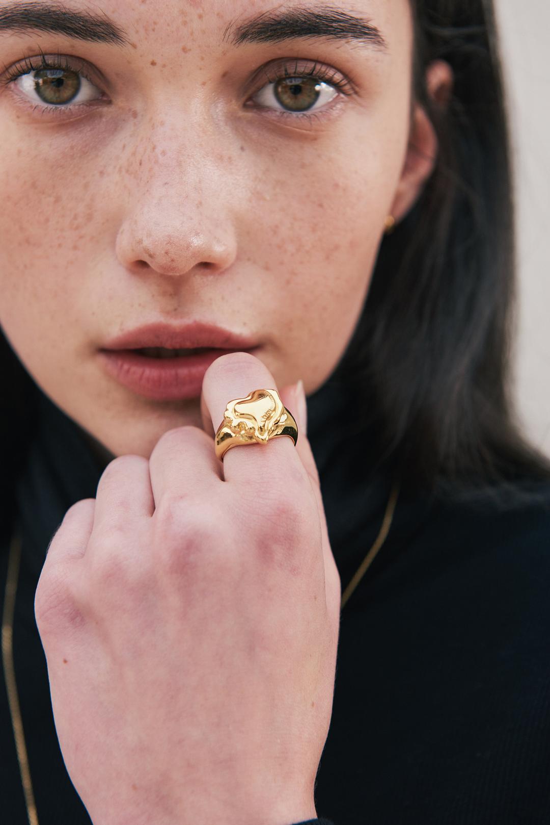 Melting Heart Bold Ring (Gold)