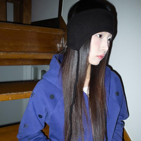 ON HAIR BAND (BLACK)