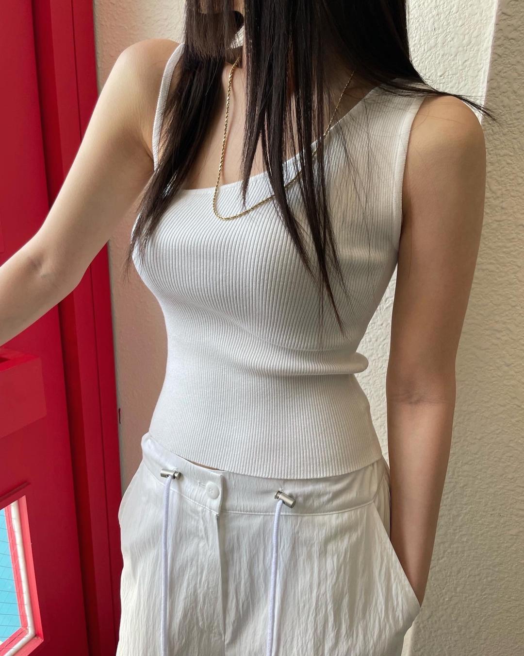 UNBALANCED SLEEVELESS KNIT / 3COLORS