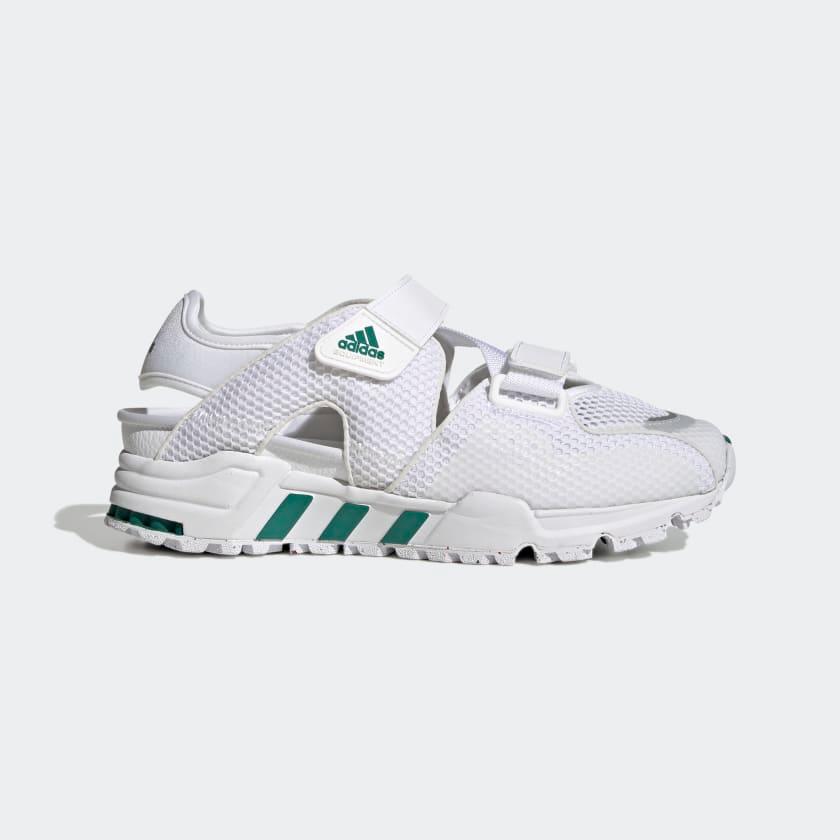 EQT93 샌들