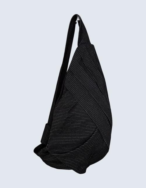 asymmetric line shoulder bag