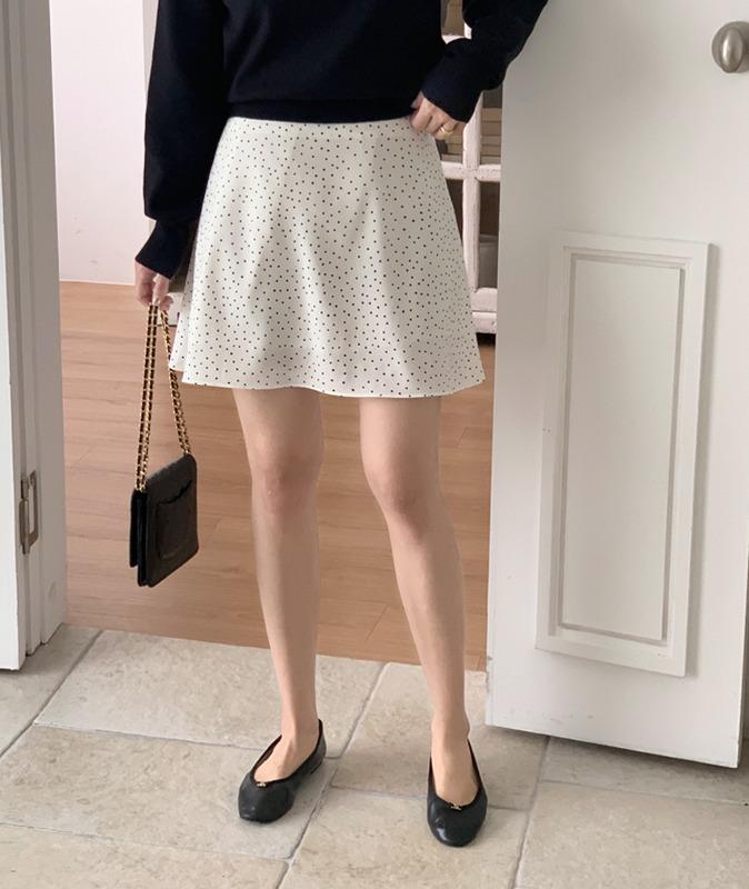스프링샌드 [봄🌷당일출고] 도트 쉬폰 플레어 미니 스커트 2col (데이트룩,발레코어룩,봄스커트)