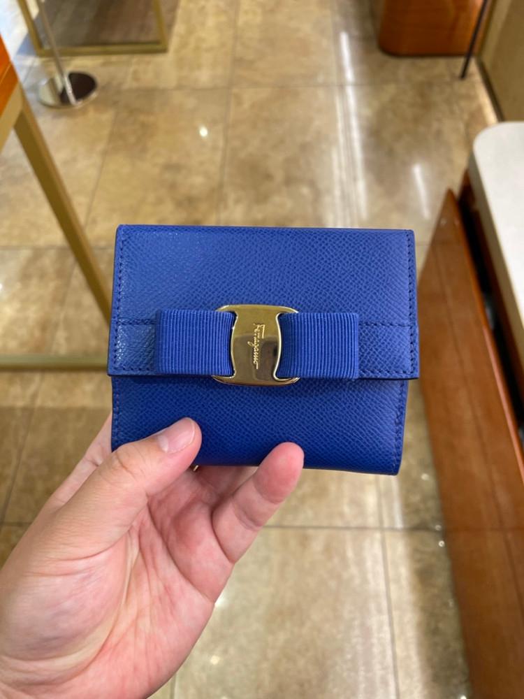 [35%세일] 페라가모 반지갑 22A926