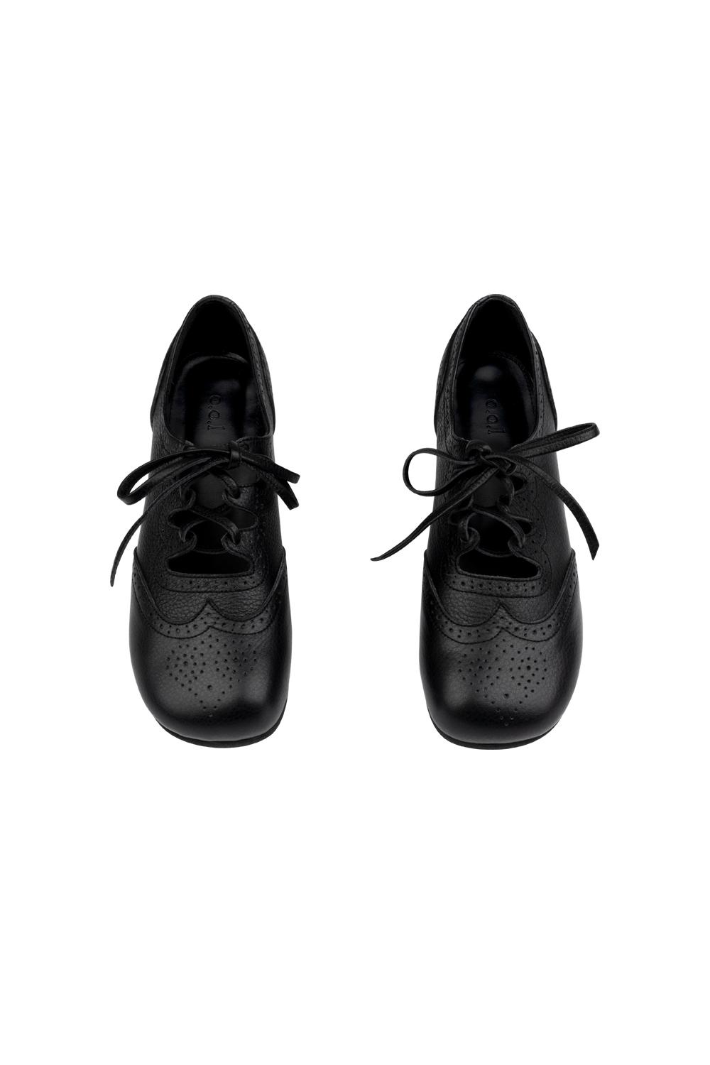 Eyelet Loafer / Black
