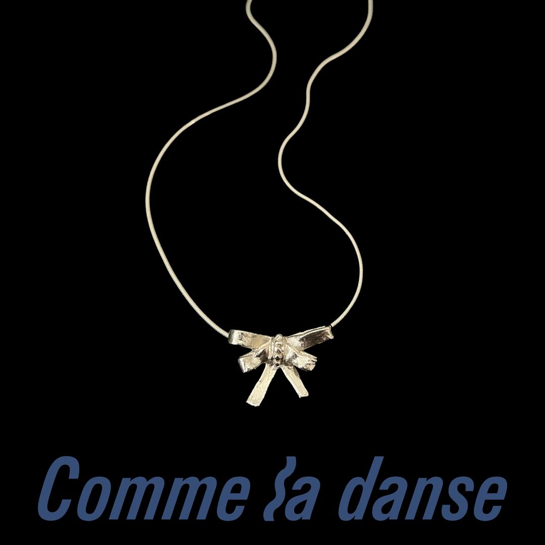musée des papillons necklace
