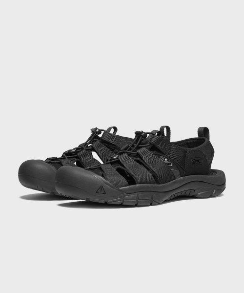 킨(KEEN)  뉴포트 H2 샌들 Triple Black - 사이즈 & 후기 | 무신사